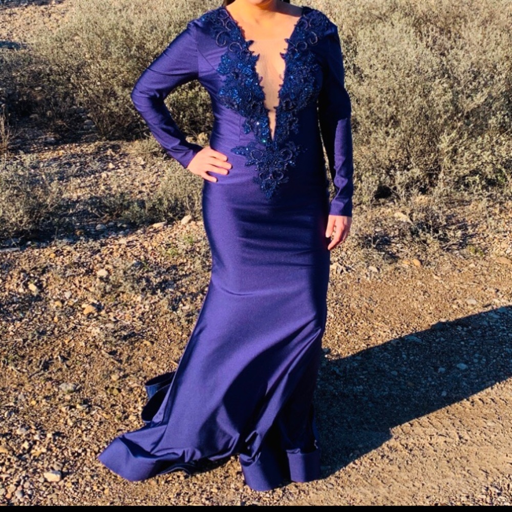 Gorgeous navy blue gown.